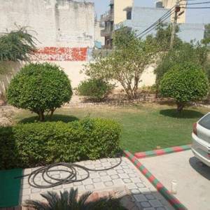 160 Sqyrd Plot For Sale in Vipin Garden